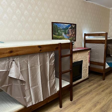 Ararat-Osokorki Hostel Kyiv Exterior photo