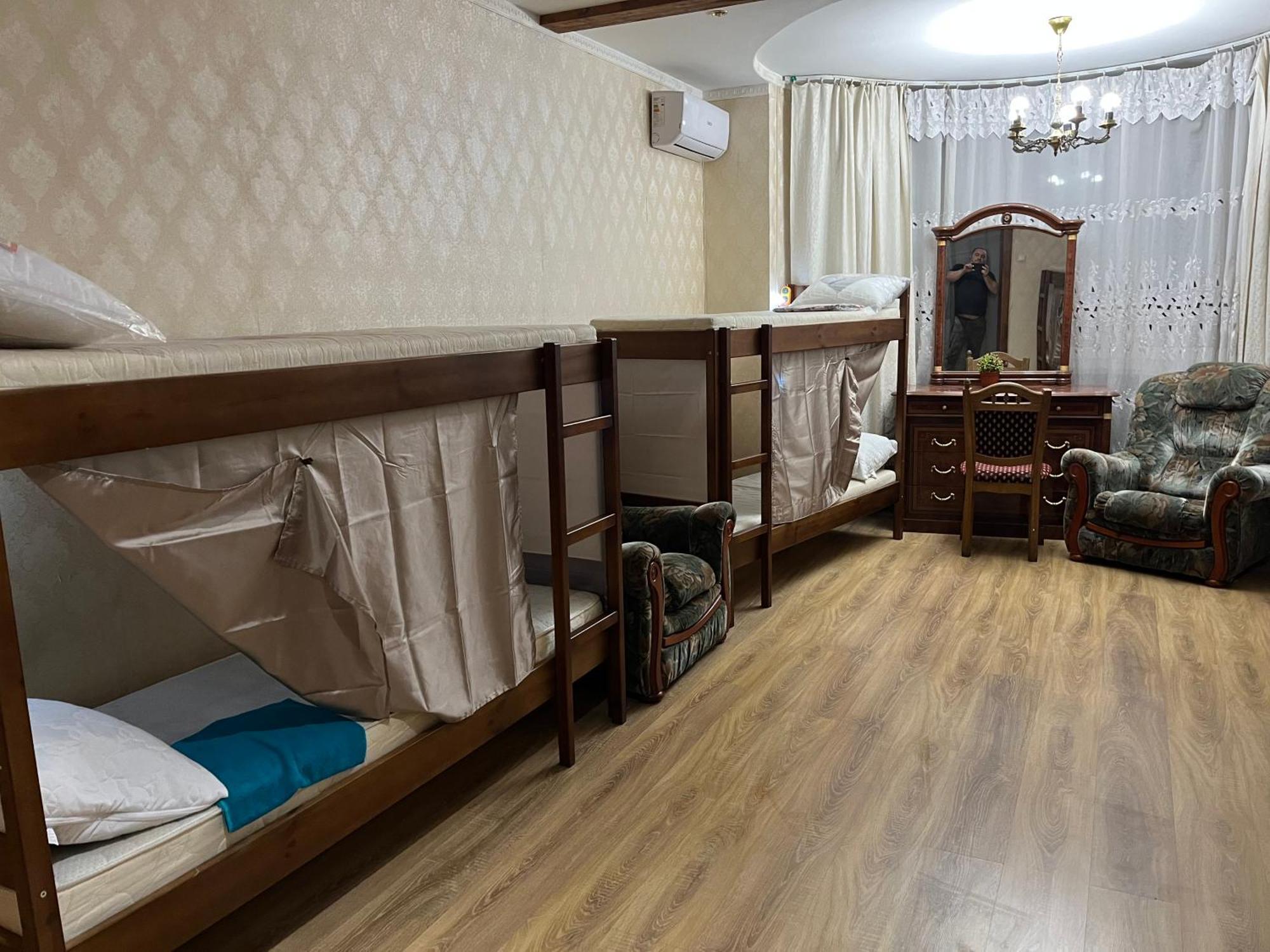 Ararat-Osokorki Hostel Kyiv Exterior photo
