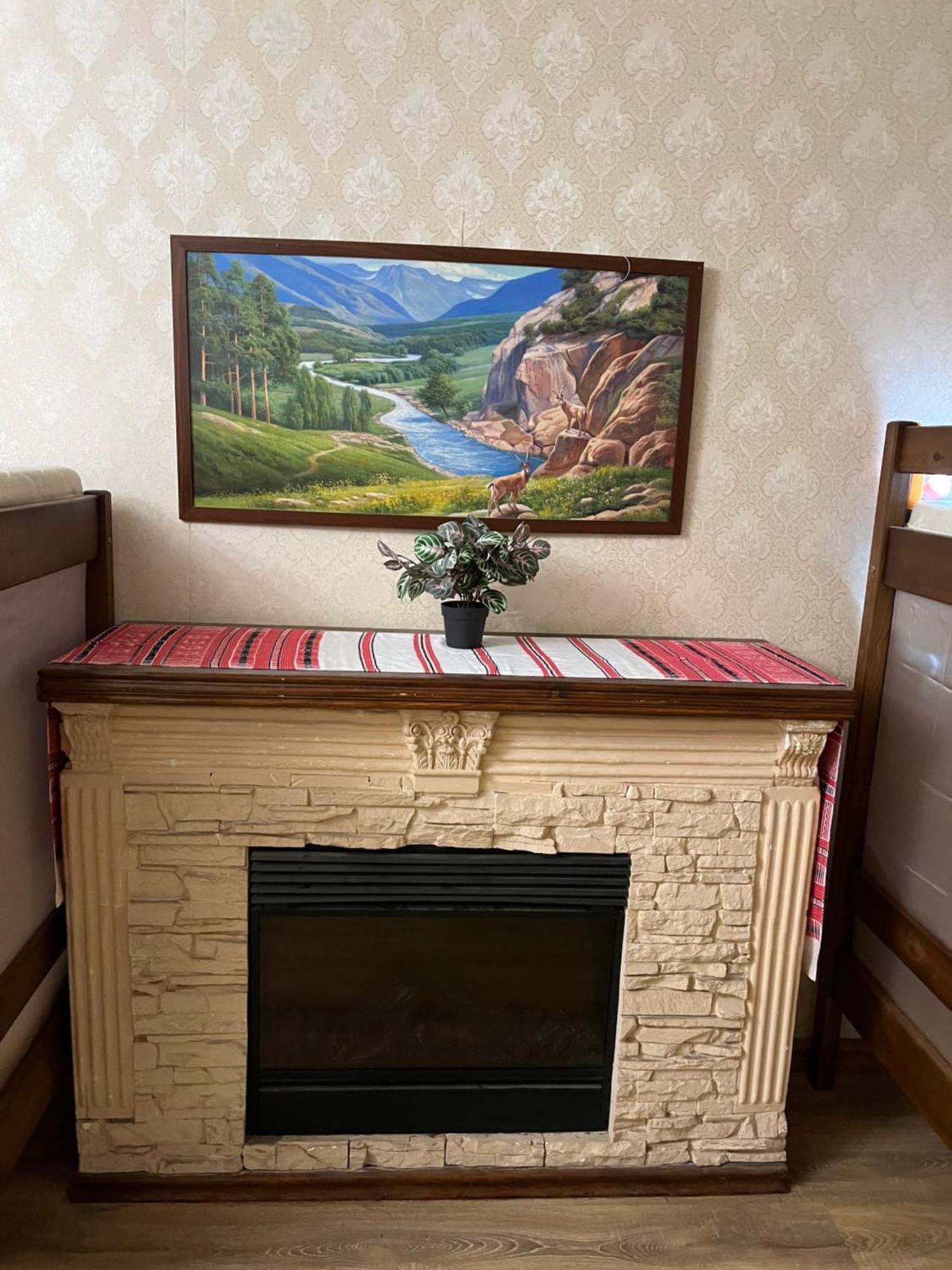Ararat-Osokorki Hostel Kyiv Exterior photo