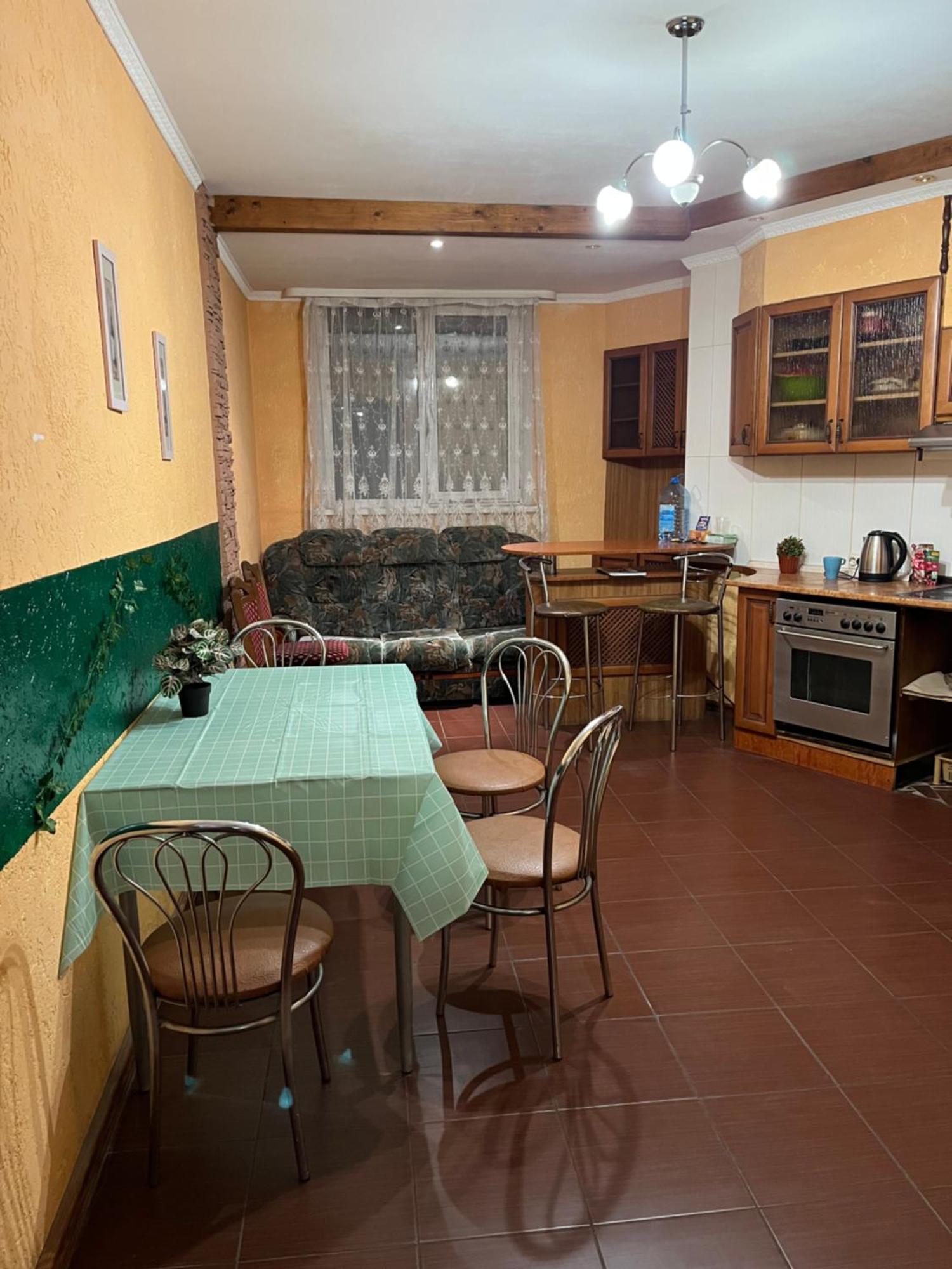 Ararat-Osokorki Hostel Kyiv Exterior photo